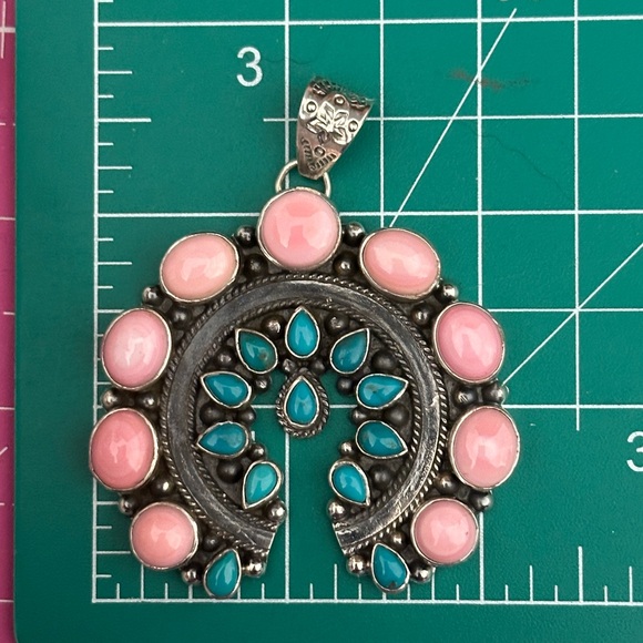 Pink conch turquoise statement naja sterling silver pendant - Picture 3 of 6